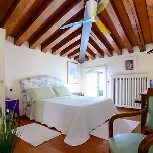mini-suite-deluxe-isola-di-mezzo.hotelinveneto.com/